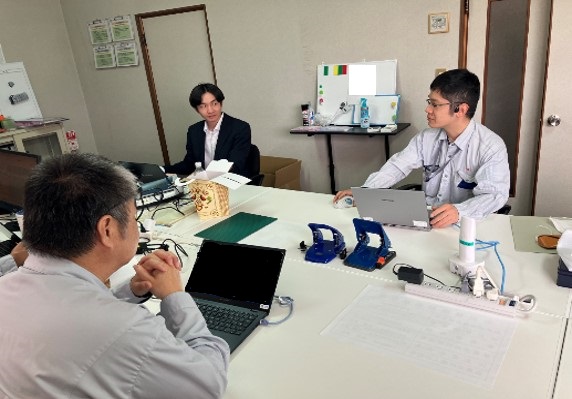 栗栖さん